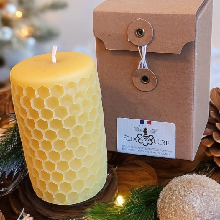 Bougie artisanale en cire d'abeille et coffret, forme alvéoles