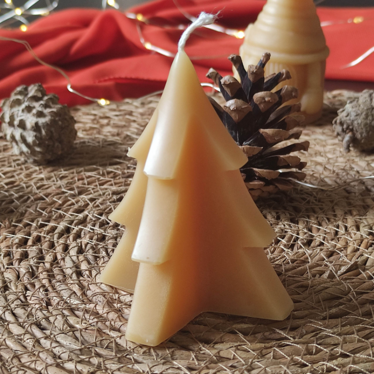 Bougie de noël en cire d'abeille forme sapin moderne